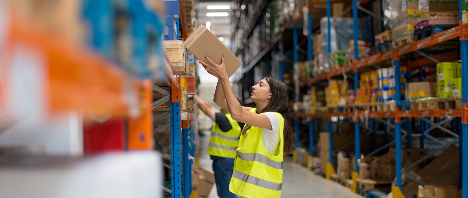 Hero Image How To Choose The Best Courier For Global Deliveries 1