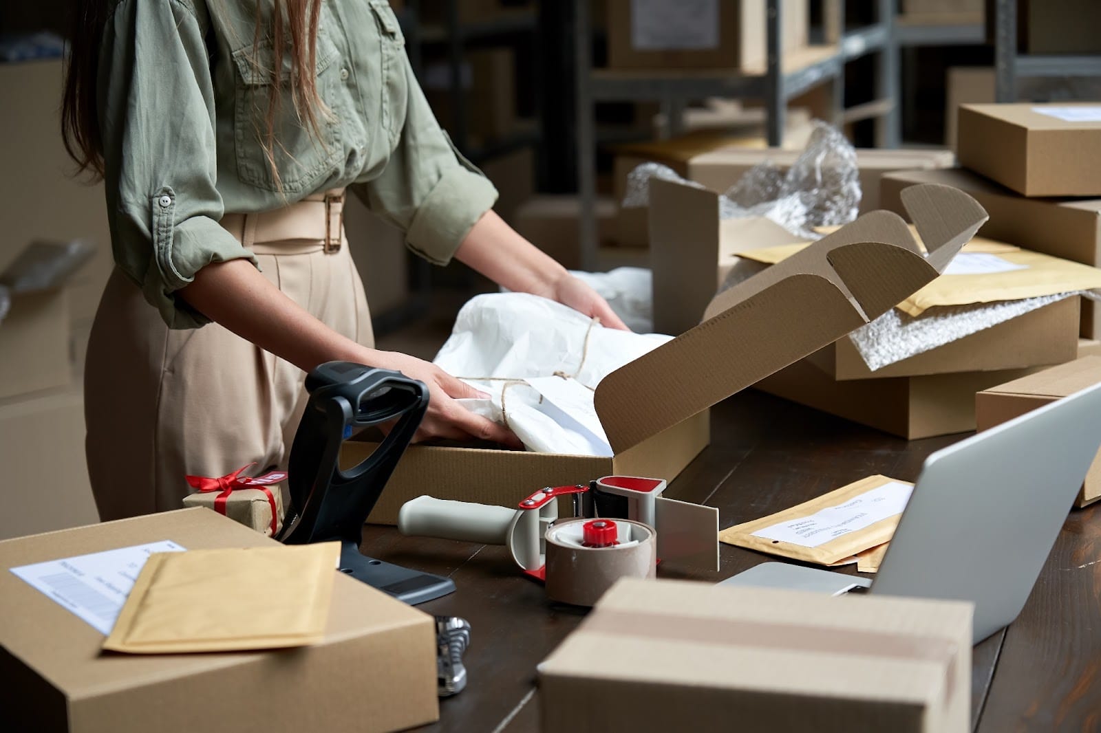 Shipping companies in Canada providing ecommerce shipping options
