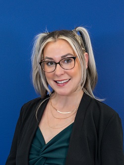 AMANDA MARTINYUK